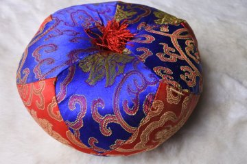 Podložky a polštářky - Barva - Šedá