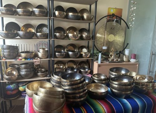 Vyberte si tibetskou mísu osobně.