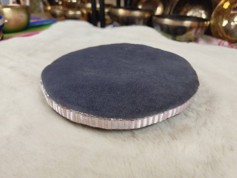Polštářek pod tibetskou mísu průměr 20cm - různé barvy - Barva: Šedá